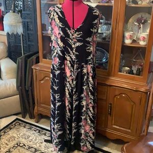 Heaven international button down black pink dress